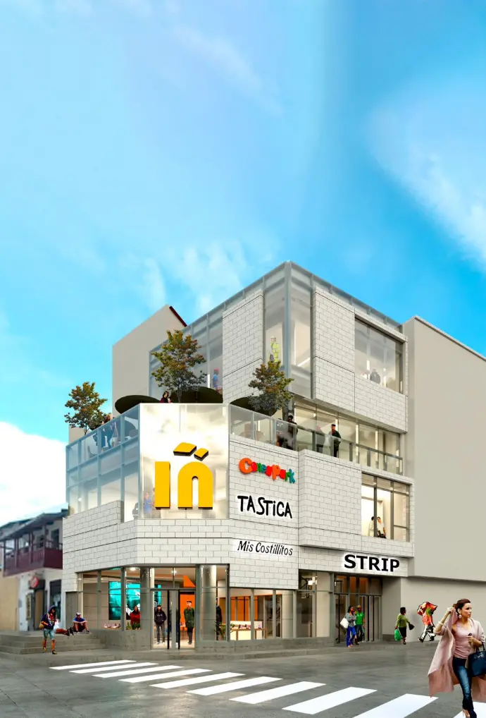 Alquila un local de 240 m² (184 m² útiles) en el 2.º piso con fachada panorámica a la Plaza de Armas Santo Tomás, baños equipados y acabados modernos. 
