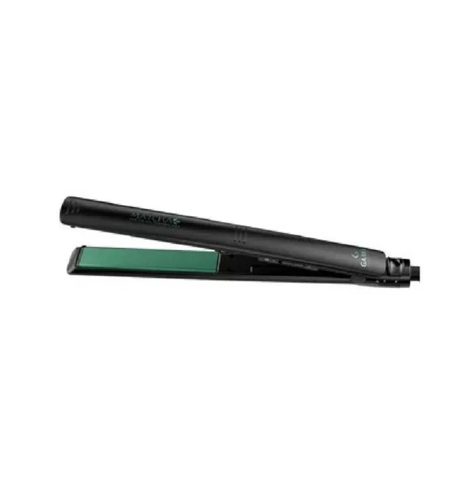 Plancha de cabello GAMA con un diseño ultraplano y con unas placas más largas, 12 cm de longitud, traba para cerrar y con una temperatura de 230°c - 450°f, podrás conseguir un alisado perfecto.